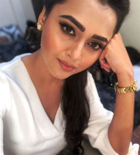television news|Tejasswi Prakash Height, Age, Family, Wiki, News, Videos, .